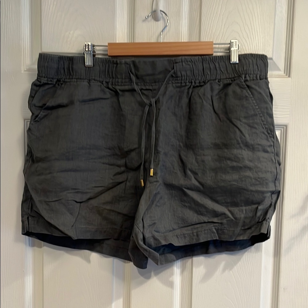 Ellen Tracy Charcoal Gray Women's Shorts